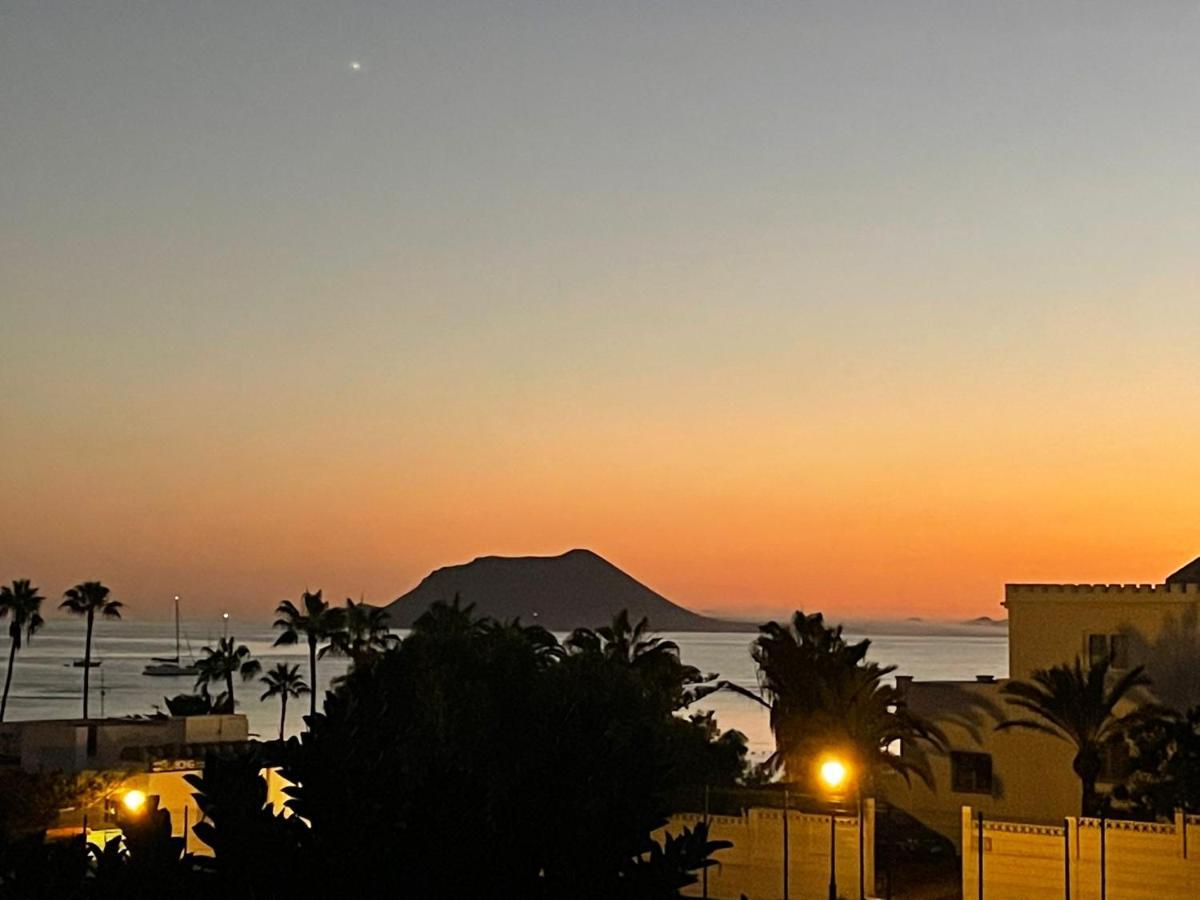 Alojamiento Playa Centro Corralejo 17 Bagian luar foto